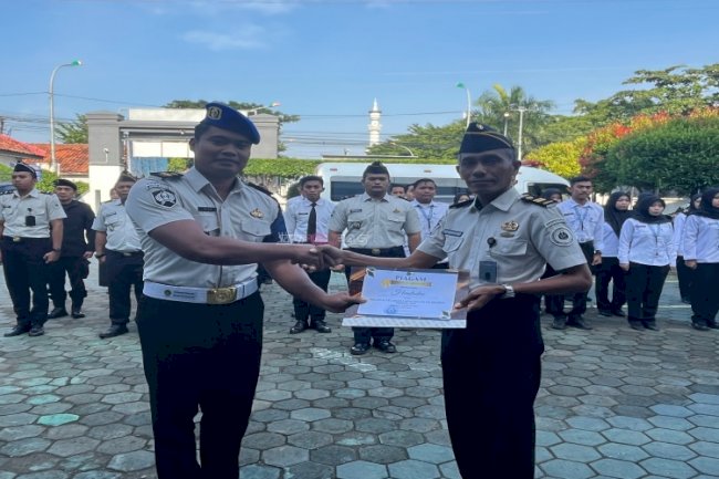 Lapas Brebes Berikan Penghargaan Petugas Terbaik Bulan Januari 2026