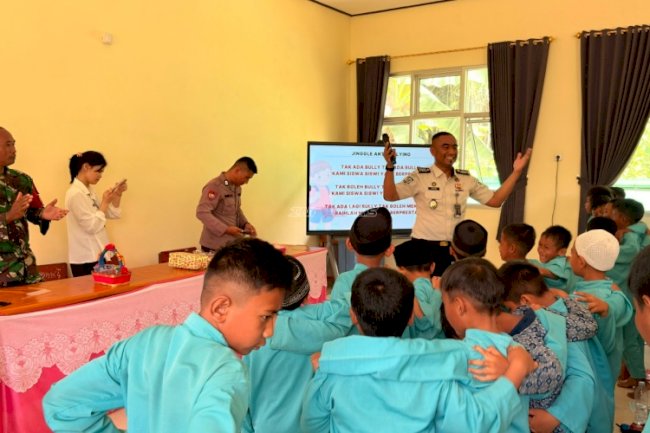 'Bekisah' Bapas Tanjungpandan Tebar Harapan dan Inspirasi di SDN 8 Dendang Belitung Timur
