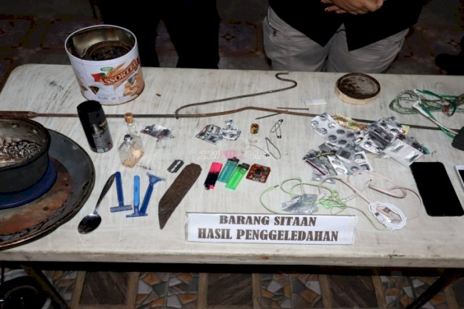 Jelang Ramadan, Lapas Ambon Bersama Kanwil Ditjenpas Maluku dan APH Gelar Razia Hunian