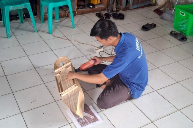 Program Kemandirian Berjalan Optimal, Warga Binaan Rutan Marabahan Hasilkan Miniatur Kapal