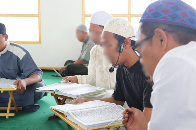 Tingkatkan Ibadah di Bulan Suci, Warga Binaan Lapas Tanjung Tadarus bersama Kemenag Tabalong