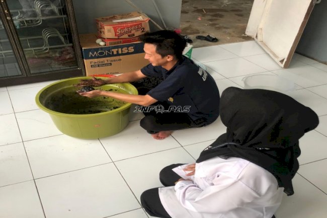 Bina Kemandirian Warga Binaan, UMKM Lapas Amuntai Produksi Telur Asin