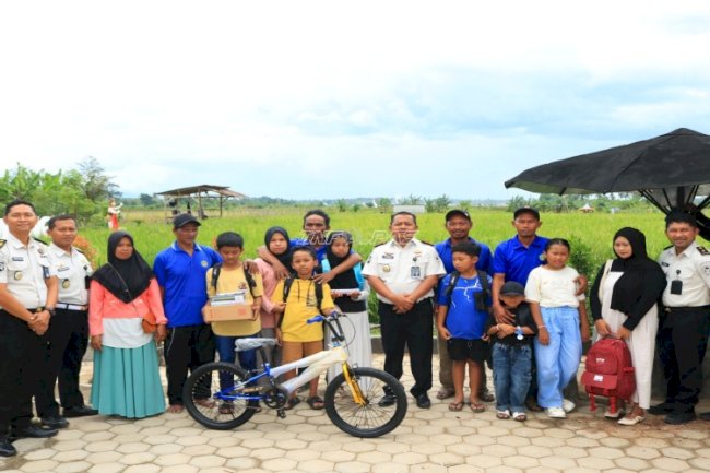 Lapas Banyuwangi Salurkan Perlengkapan Sekolah dan Sepeda untuk Anak Warga Binaan 