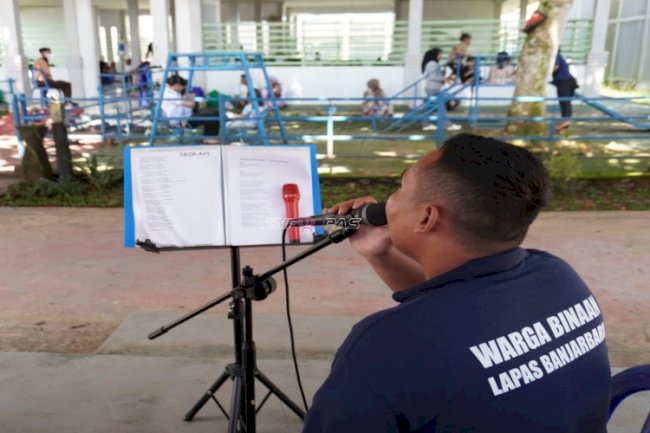 Lapenka Band Hibur Kunjungan Keluarga di Lapas Banjarbaru