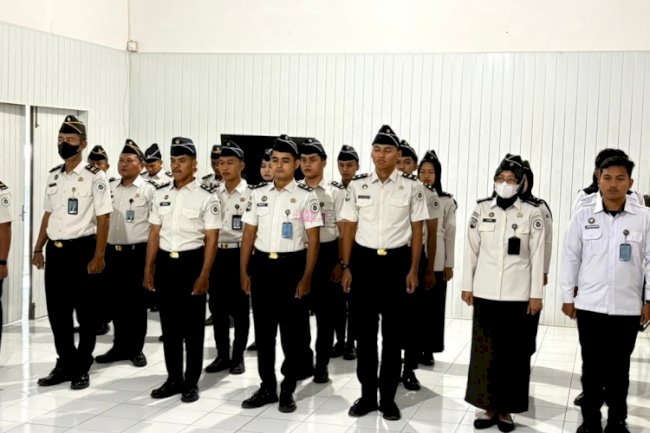 Sembilan Petugas Rutan Majene Resmi Sandang Pangkat Setingkat Lebih Tinggi