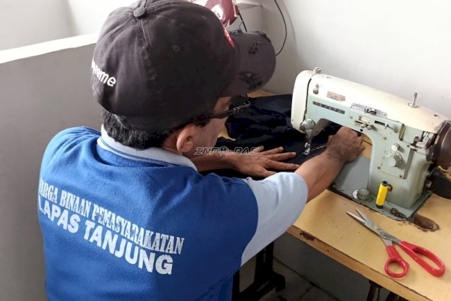 Lapas Tanjung Perkuat Kemandirian Warga Binaan lewat Keterampilan Menjahit