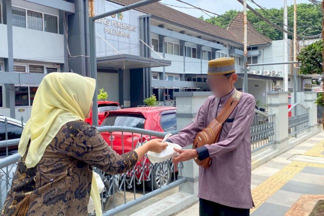 Lapas Perempuan Palembang Bagikan 80 Paket Makanan untuk Masyarakat dan Panti Asuhan