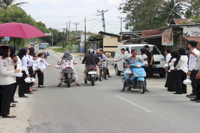 Lapas Perempuan Palu Berbagi Berkah di Bulan Ramadan, Bagikan Takjil kepada Masyarakat