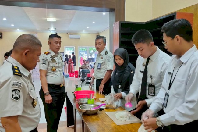 Pastikan Layanan Ramadan Aman, Kalapas Jember Pantau Kunjungan Warga Binaan