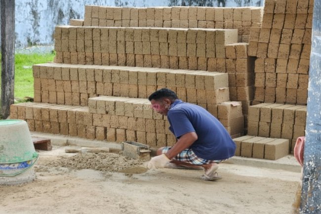 Lapas Tual Bekali Warga Binaan dengan Pelatihan Produksi Batako