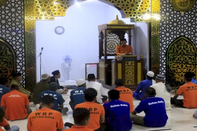 Safari Ramadan di Rutan Raha, Kakanwil Ditjenpas Sultra Tegaskan Seluruh Layanan Warga Binaan Gratis