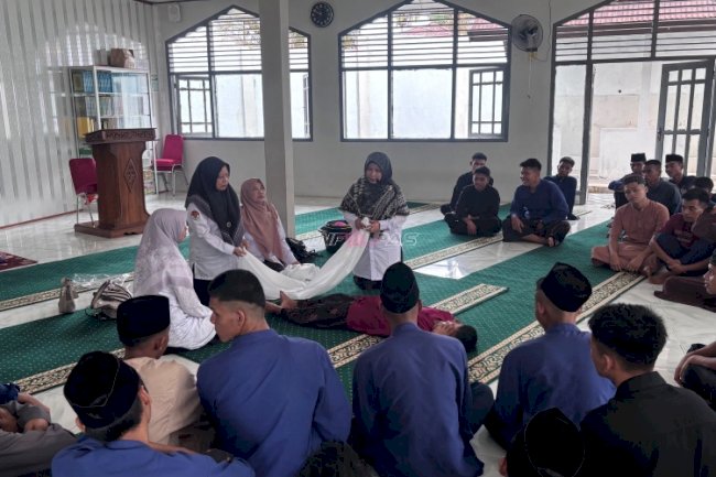 Perkuat Pemahaman Fardhu Kifayah, Anak Binaan LPKA Muara Bulian Praktik Pemulasaran Jenazah