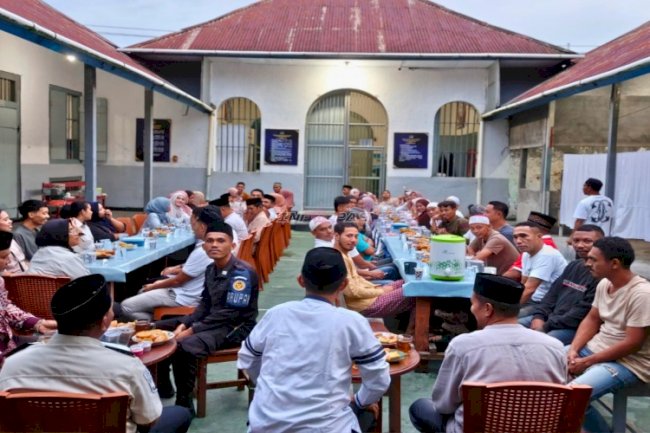 Hangatnya Ramadan, Lapas Bandanaira Gelar Buka Puasa Bersama Warga Binaan