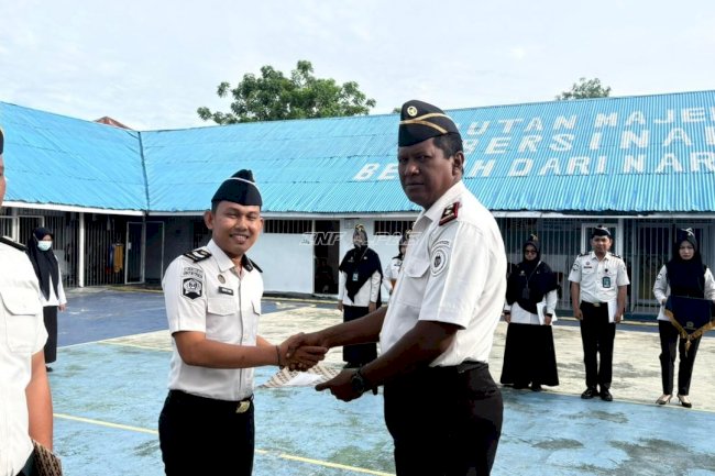 Apresiasi Kinerja, Rutan Majene Beri Penghargaan Tiga Pegawai Teladan