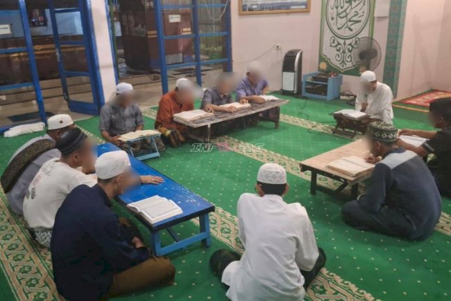 Warga Binaan Rutan Marabahan Isi Malam Ramadan dengan Tadarus Al-Qur’an 