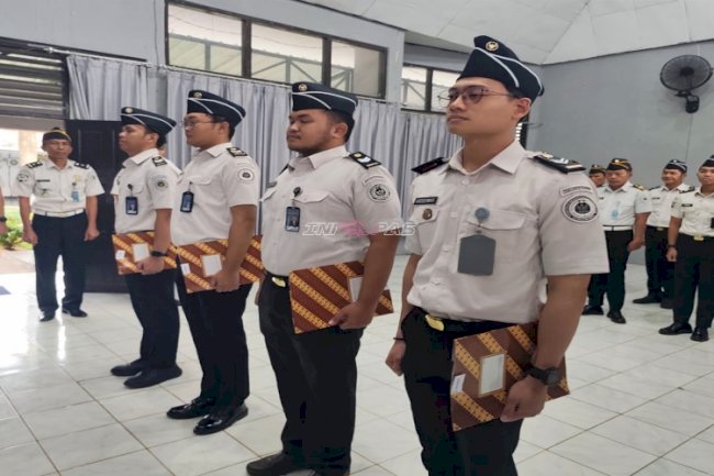 Apresiasi Kinerja, Karutan Pelaihari Sematkan Tanda Kenaikan Pangkat Empat Petugas