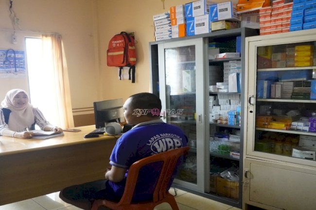 Peduli Kesehatan Mental, Warga Binaan Lapas Narkotika Karang Intan Konsultasi Langsung dengan Psikiater