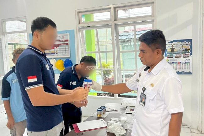 Tes Urine Mendadak, Lapas Piru Pastikan Petugas dan Warga Binaan Bebas Narkoba