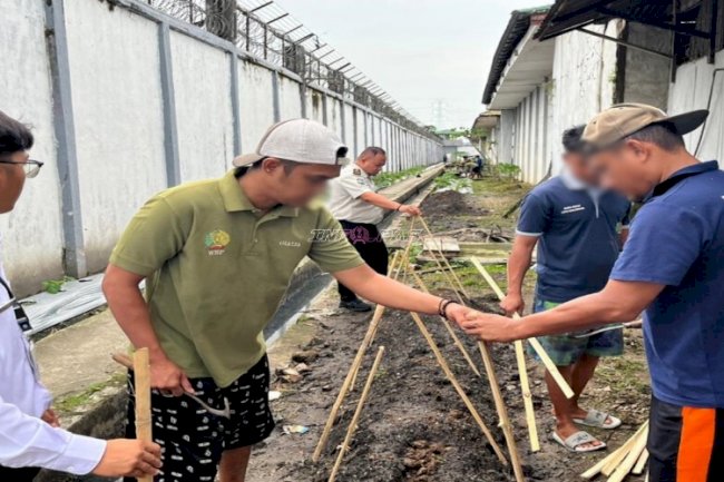 Produktif di Balik Tembok, Warga Binaan Lapas Banjarmasin Buat Lanjaran Kacang Panjang di Branggang