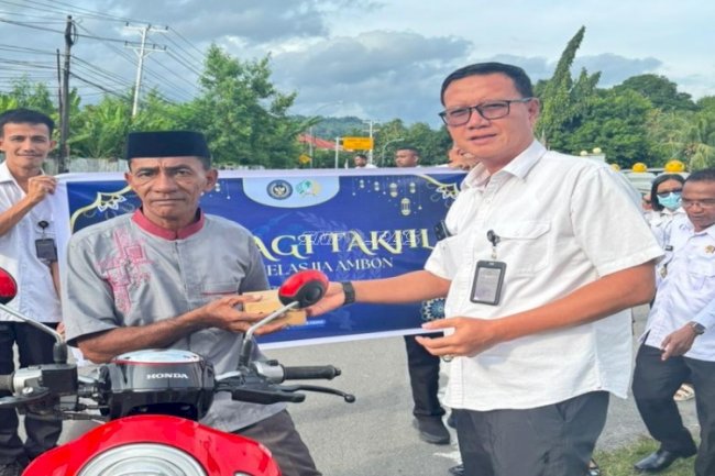 Takjil untuk Pengendara, Lapas Ambon Tebar Berkah Ramadan