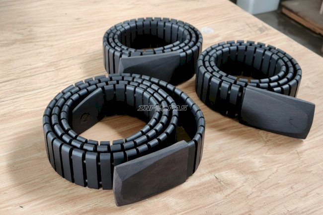 Eksotis dan Elegan, Intip Produksi Ikat Pinggang Kayu Arang Karya Warga Binaan Lapas Tual!