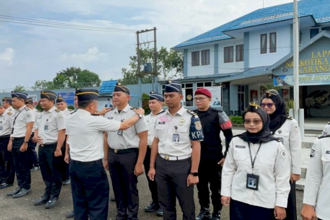 Tegakkan Disiplin dan Profesionalitas, Kalapas Narkotika Karang Intan Periksa Kerapian dan Atribut Petugas 