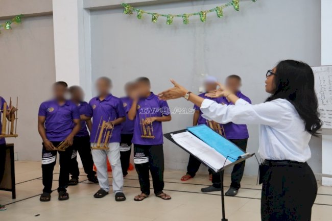 LPKA Ambon Tingkatkan Kreativitas Anak Binaan melalui Pelatihan Seni Musik Dasar