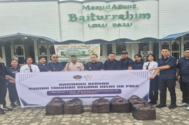 Berbagi Berkah Ramadan, Rutan Palu Salurkan 200 Paket Takjil ke Dua Masjid di Kota Palu