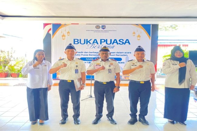 Apresiasi Kinerja, Rutan Masohi Beri Penghargaan Petugas Teladan Triwulan I Tahun 2026