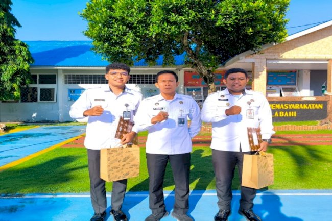 Lapas Kalabahi Berikan Reward kepada Dua Petugas Teladan Triwulan I 2026
