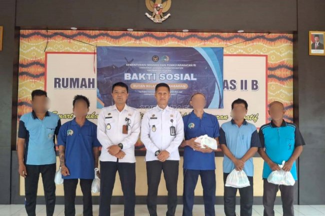 Ringankan Beban Ekonomi, Rutan Marabahan Salurkan Bansos bagi Warga Binaan