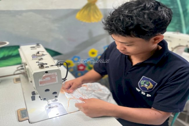 Produksi Sasirangan, Lapas Kotabaru Kembangkan Produk Unggulan UMKM