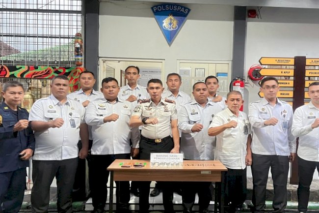  Jaga Kondusivitas, Kalapas Jember Pimpin Razia Kamar Hunian Warga Binaan