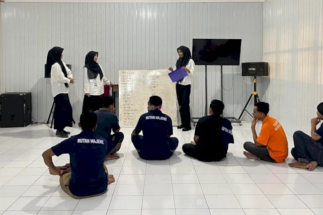 Tingkatkan Kualitas Pembinaan, Rutan Majene Gelar Kelas Bahasa Inggris untuk Warga Binaan