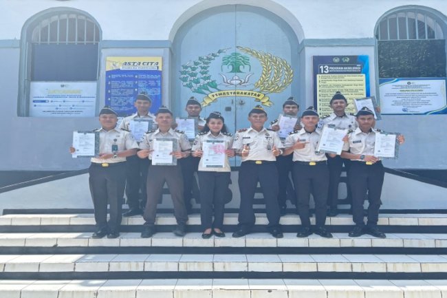 Sembilan Petugas Lapas Bandanaira Naik Pangkat, Kalapas Dorong Peningkatan Kinerja Pemasyarakatan