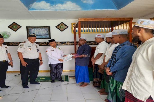 Lapas Tual dan KUA Kei Kecil Serahkan Sertifikat Khatam Al-Qur'an bagi Warga Binaan 