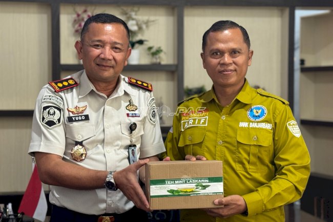 Lapas Narkotika Karang Intan Perkenalkan Hasil Karya Warga Binaan kepada BNNK Banjarbaru