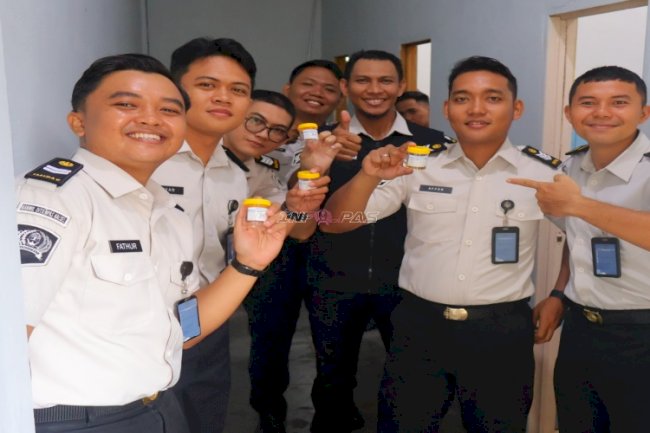 Komitmen Bersih dari Narkoba, Seluruh Petugas Kanwil Ditjenpas Kalsel Jalani Tes Urine