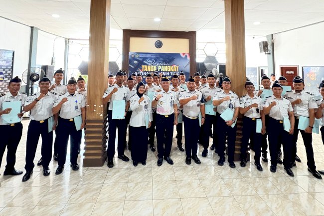 Apresiasi Dedikasi dan Kinerja, 41 Petugas Lapas Narkotika Karang Intan Terima Kenaikan Pangkat