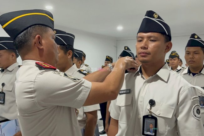 Pemacu Kinerja, Sebelas Petugas Lapas Brebes Terima Kenaikan Pangkat
