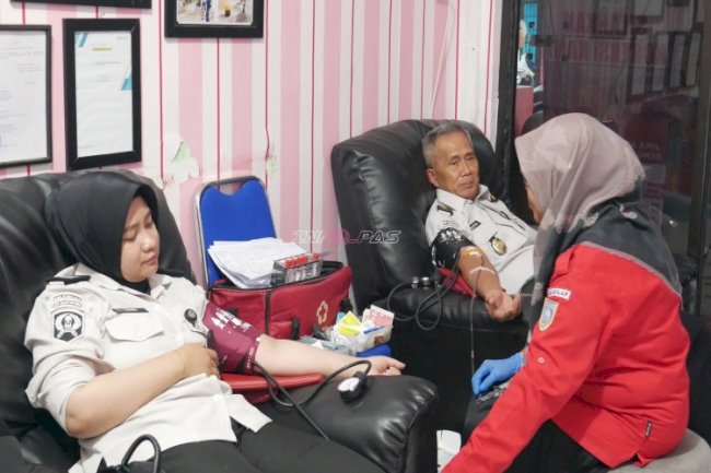 Peduli Sesama, Petugas Lapas Perempuan Martapura Donorkan Darah Sambut HBP Ke-62