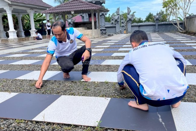 Perkuat Toleransi Antarumat Beragama, Rutan Barabai Gelar Bakti Sosial di Pura Agung Magintir