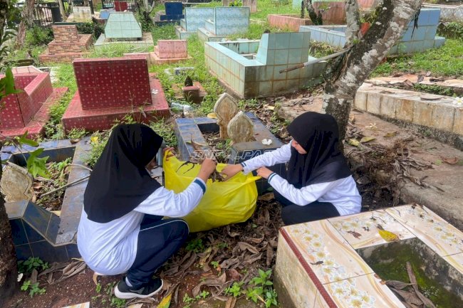 Semarak HBP Ke-62, Lapas Kolonodale Gelar Kerja Bakti Bersihkan TPU