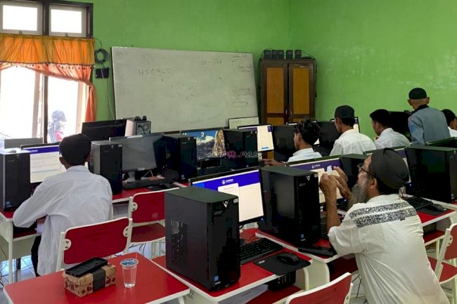 Warga Binaan Lapas Tolitoli Jalani Ujian Kesetaraan Paket B di SKB Mopido