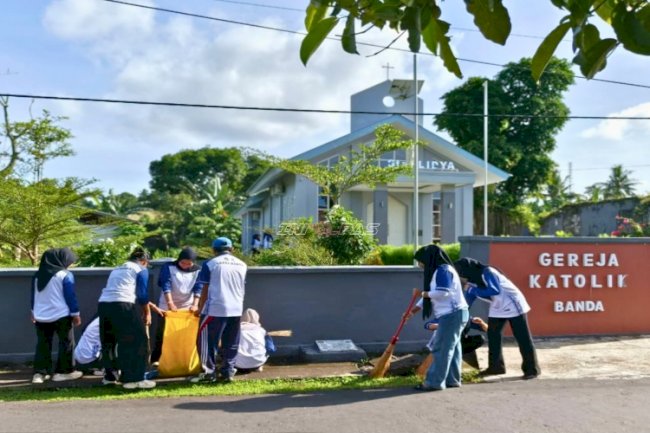 Sambut HBP Ke-62, Lapas Bandanaira Gelar Bakti Sosial Bersihkan Tempat Ibadah 