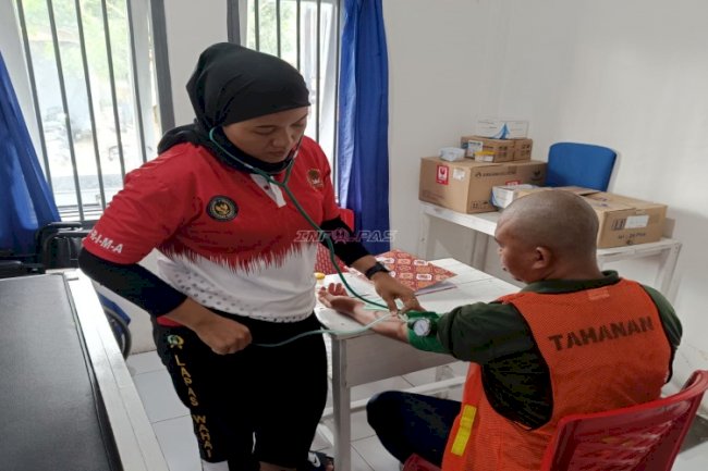 Cegah Narkoba Sejak Awal, Lapas Wahai Tes Urine Tahanan Baru