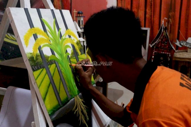 Kreativitas tanpa Batas, Warga Binaan Lapas Batulicin Asah Bakat lewat Pembinaan Seni Lukis