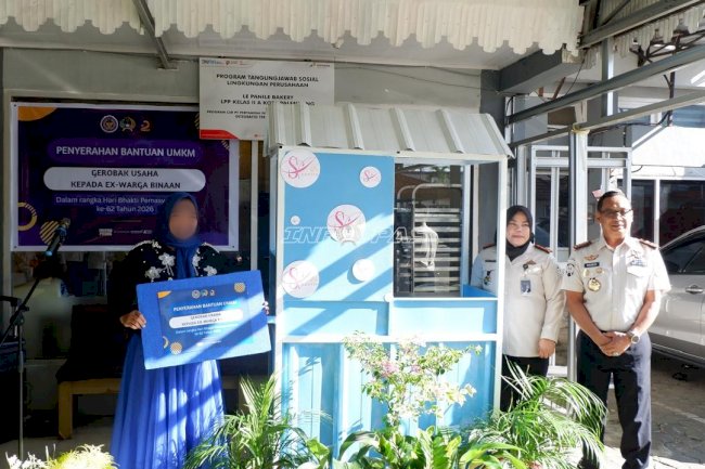 Tumbuhkan Kemandirian, Lapas Perempuan Palembang Salurkan Gerobak Usaha untuk Eks-Warga Binaan