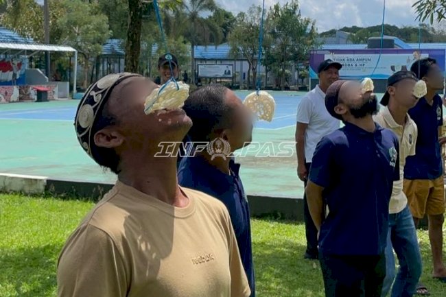 Penuh Keceriaan, Lapas Narkotika Karang Intan Gelar Lomba Makan Kerupuk bagi Warga Binaan