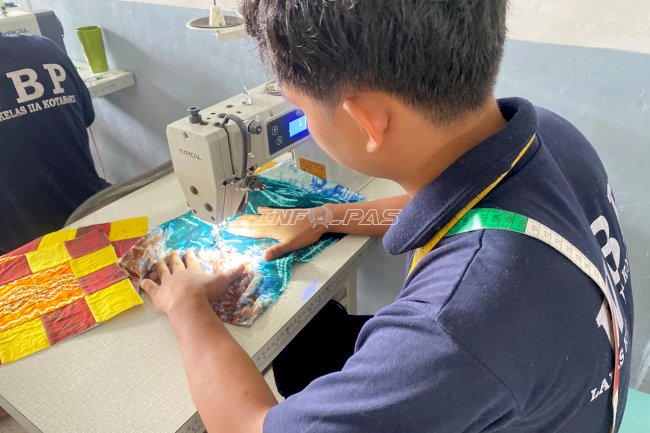 Using Kearifan Lokal, Lapas Kotabaru Produksi Tas Sasirangan Khas Kalsel